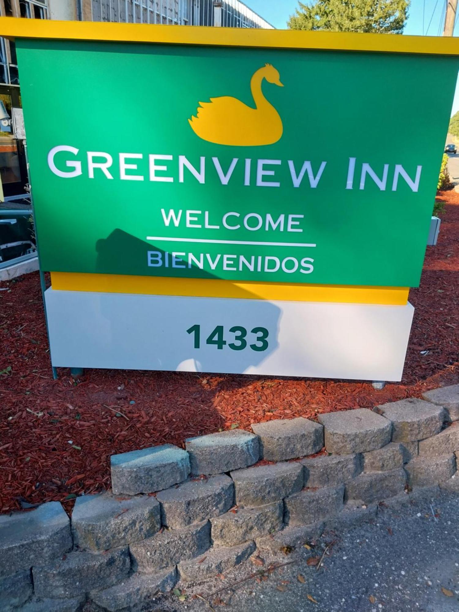 Greenview Inn Риверхед Экстерьер фото